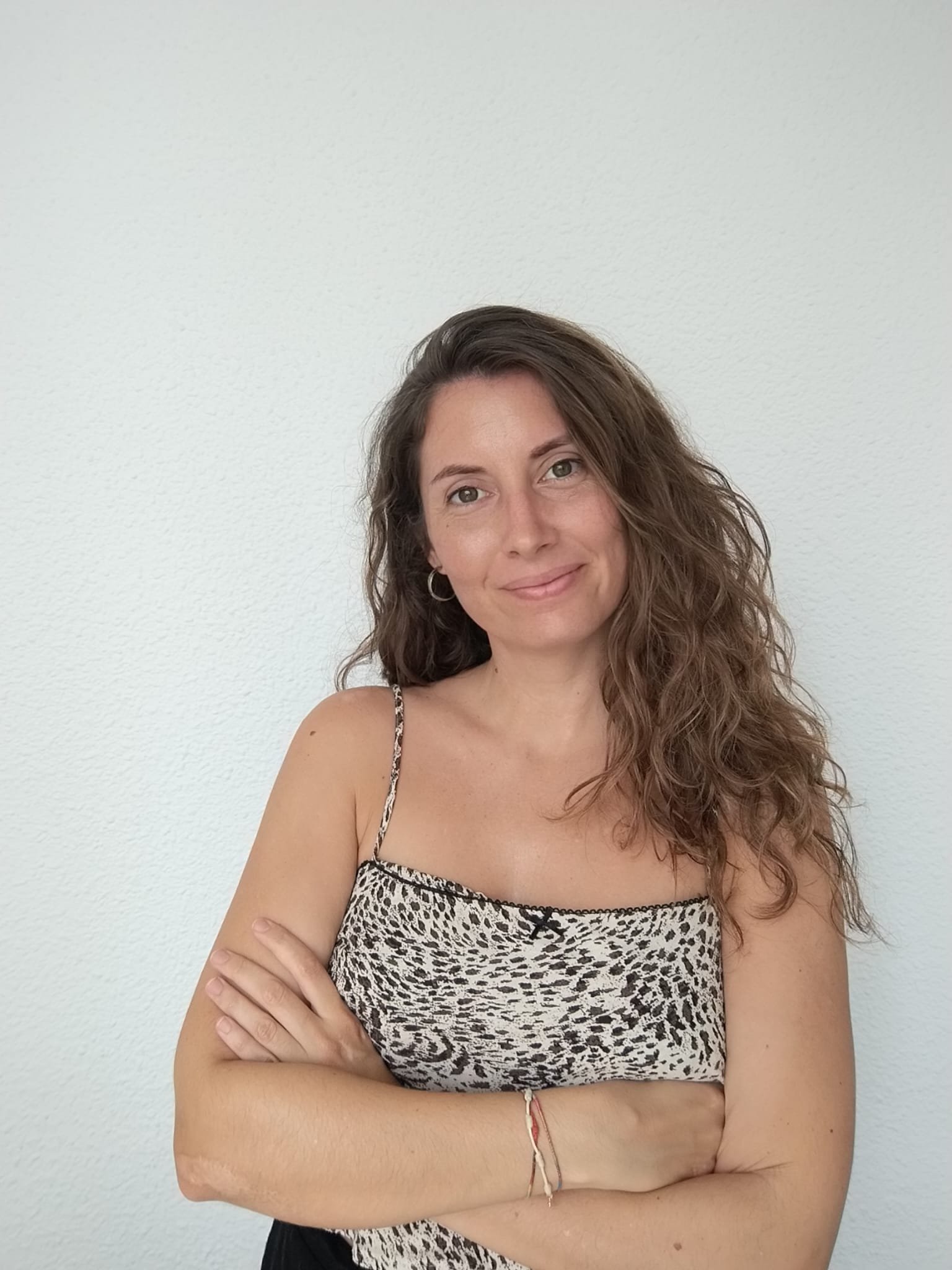 Fotografía de presentación en primera persona de la dietista para mujeres embarazadas y en búsqueda de embarazo con alimentación vegetariana y vegana